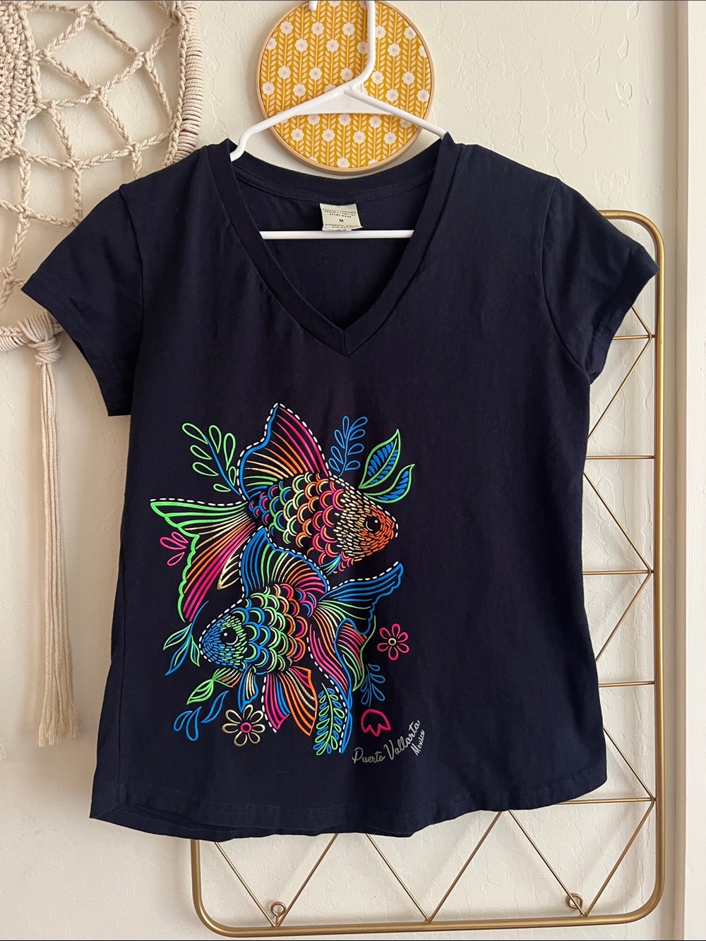 M | Women’s Paisley Vibes Neon Koi Fish V-Neck T-Shirt - Black